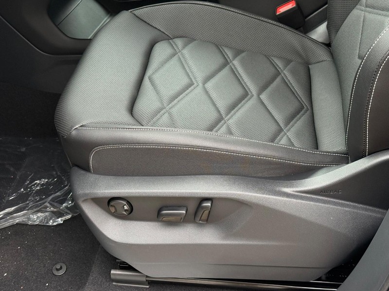 Volkswagen Atlas Vehicle Full-screen Gallery Image 17