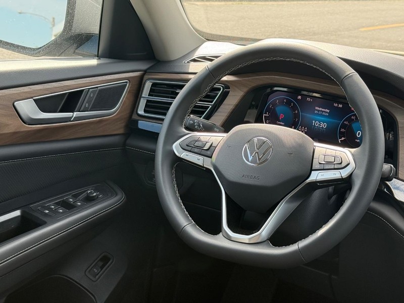 Volkswagen Atlas Vehicle Full-screen Gallery Image 9