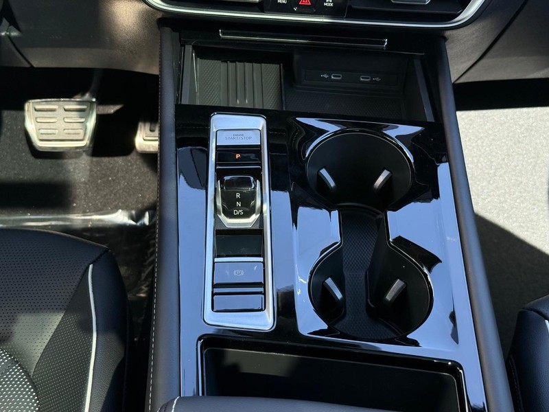 Volkswagen Atlas Vehicle Full-screen Gallery Image 8