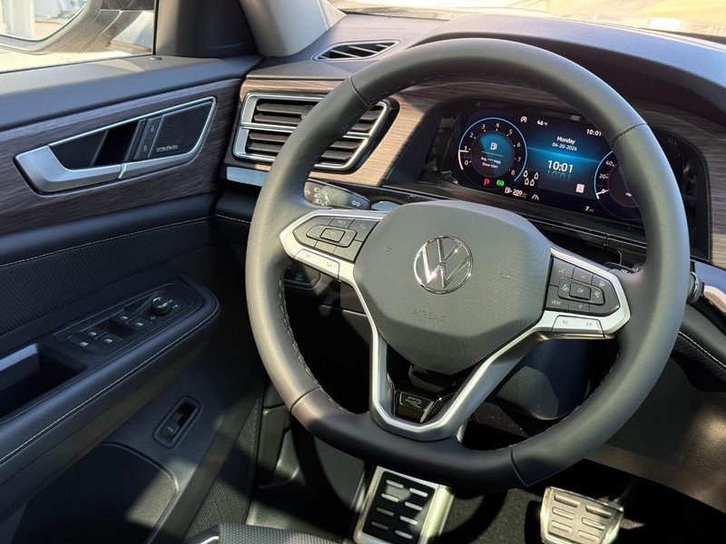 Volkswagen Atlas Vehicle Full-screen Gallery Image 9