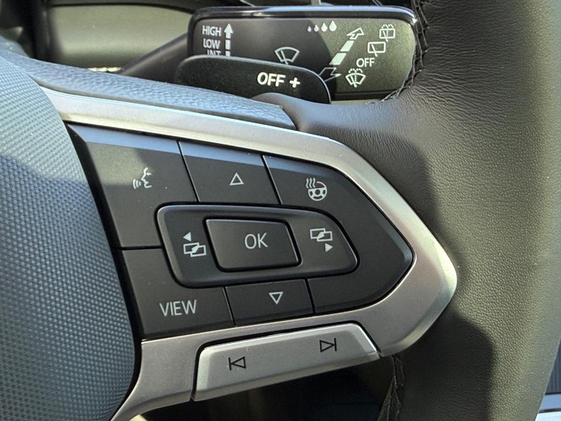 Volkswagen Atlas Vehicle Full-screen Gallery Image 12