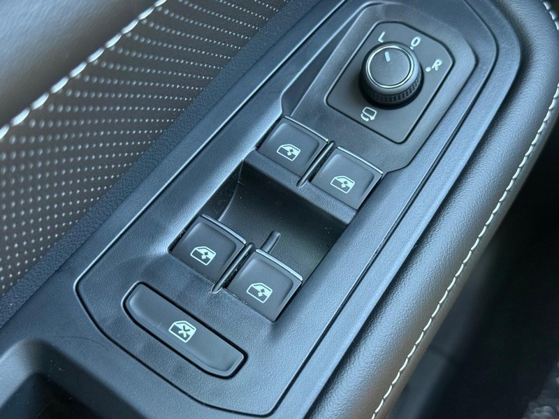 Volkswagen Atlas Vehicle Full-screen Gallery Image 15