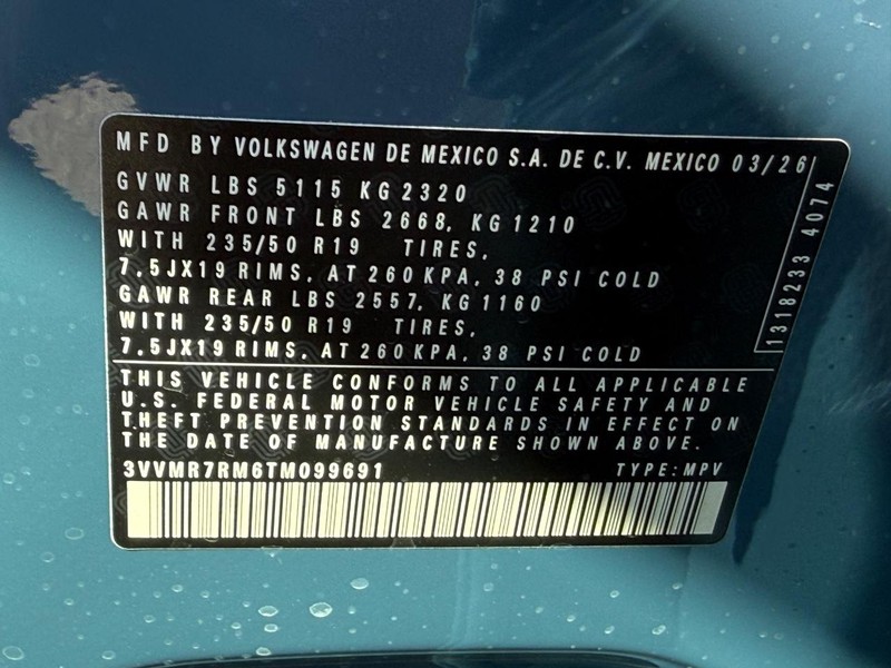 Volkswagen Tiguan Vehicle Full-screen Gallery Image 17