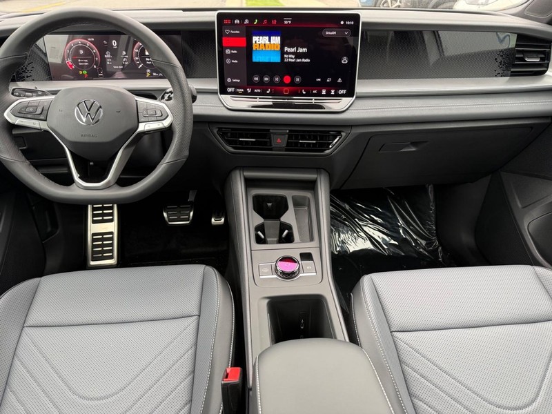 Volkswagen Tiguan Vehicle Full-screen Gallery Image 7