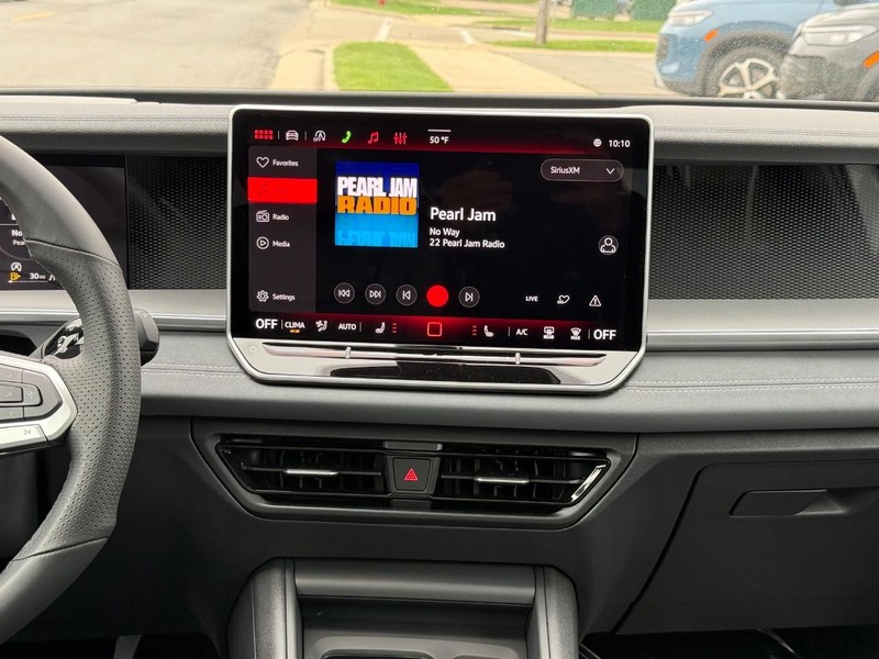 Volkswagen Tiguan Vehicle Full-screen Gallery Image 8