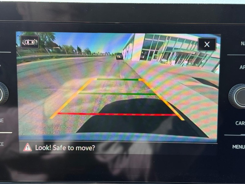 Volkswagen Taos Vehicle Full-screen Gallery Image 11
