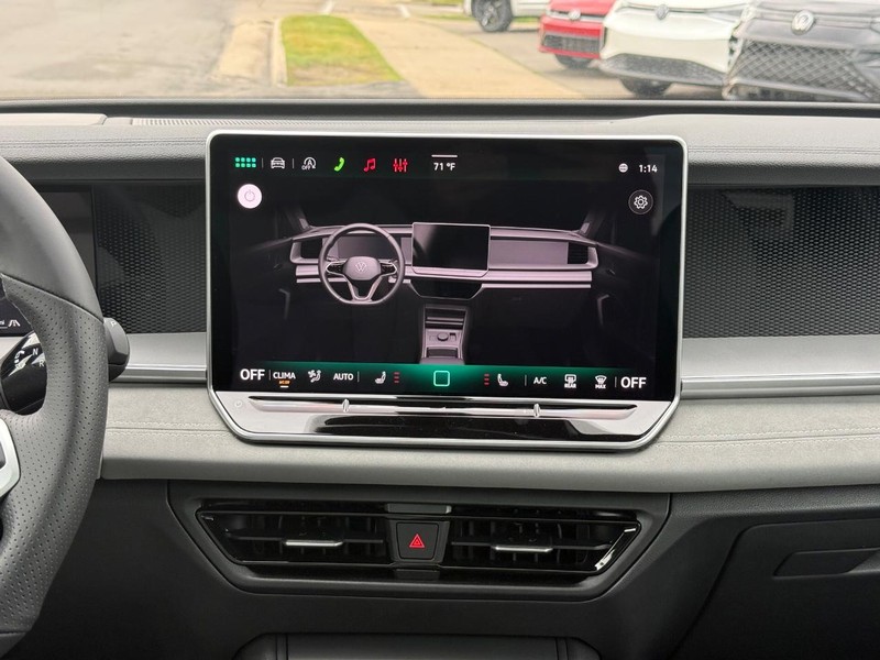 Volkswagen Tiguan Vehicle Full-screen Gallery Image 7