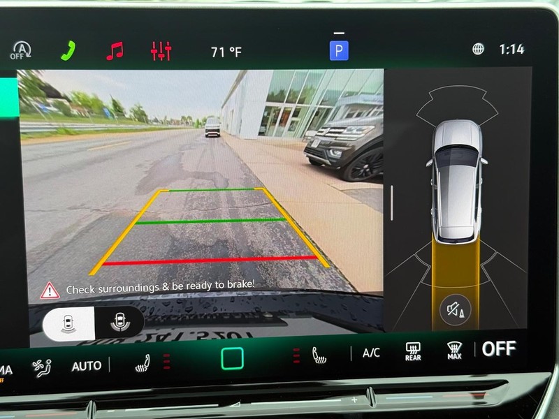 Volkswagen Tiguan Vehicle Full-screen Gallery Image 13