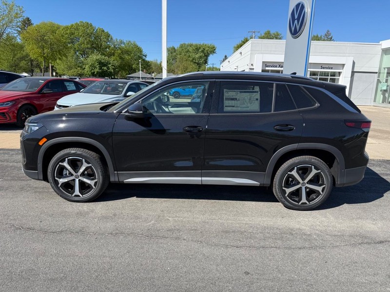 Volkswagen Tiguan Vehicle Full-screen Gallery Image 2
