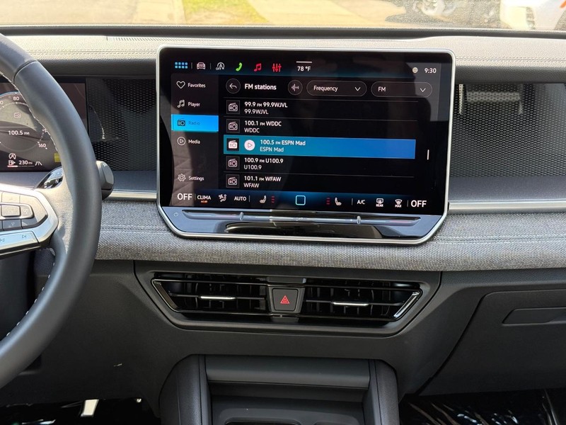 Volkswagen Tiguan Vehicle Full-screen Gallery Image 7