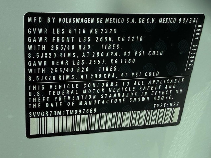 Volkswagen Tiguan Vehicle Full-screen Gallery Image 17