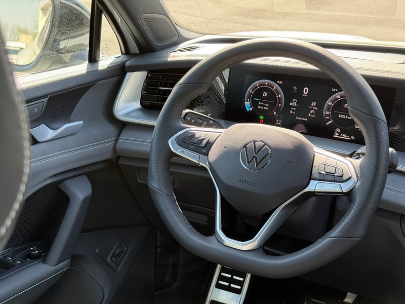 Volkswagen Tiguan Vehicle Full-screen Gallery Image 9