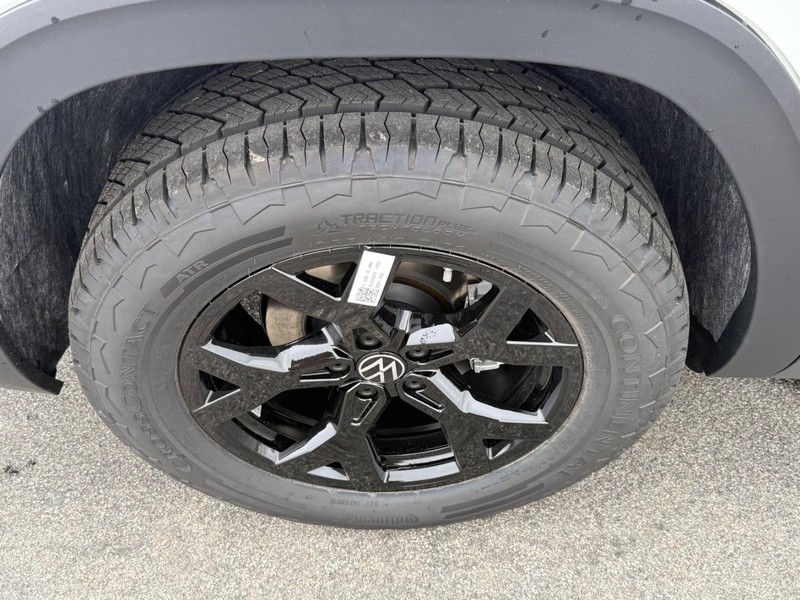Volkswagen Atlas Vehicle Full-screen Gallery Image 4