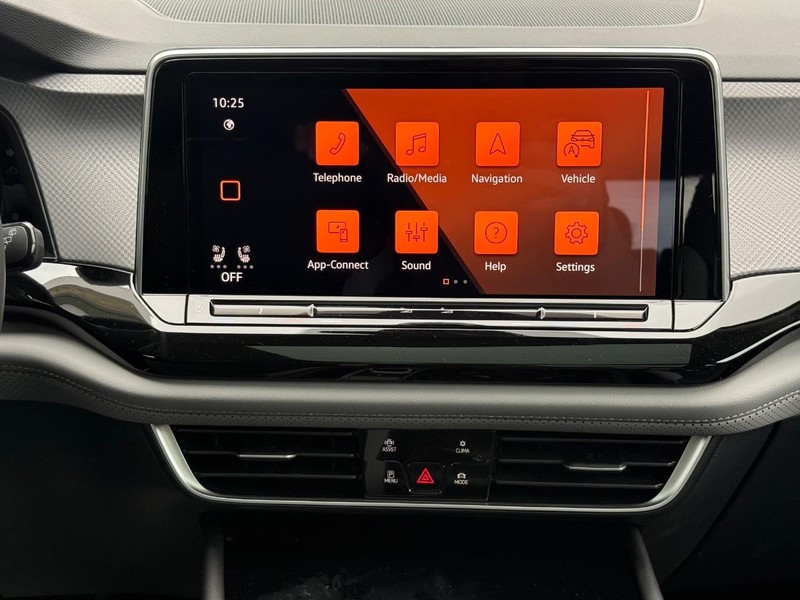 Volkswagen Atlas Vehicle Full-screen Gallery Image 8