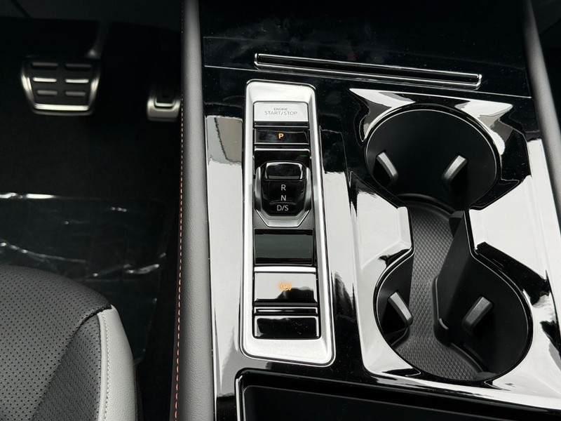 Volkswagen Atlas Vehicle Full-screen Gallery Image 9