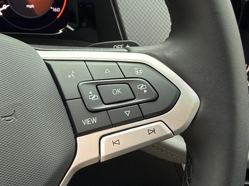 Volkswagen Atlas Vehicle Full-screen Gallery Image 13