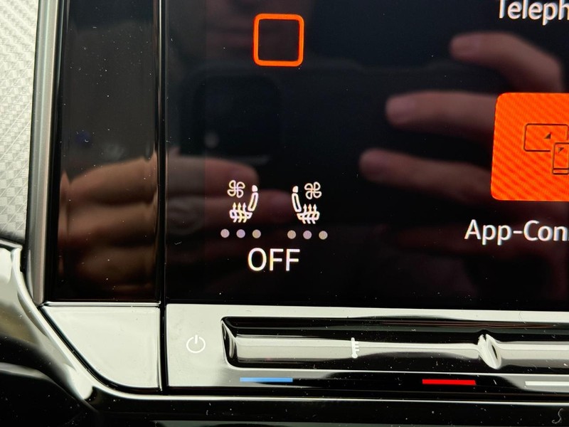 Volkswagen Atlas Vehicle Full-screen Gallery Image 15