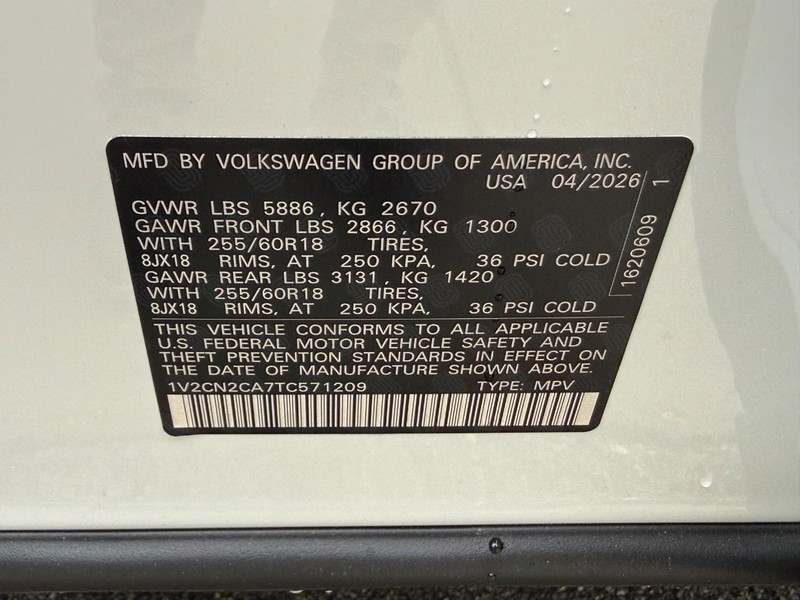 Volkswagen Atlas Vehicle Full-screen Gallery Image 18