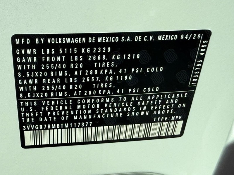Volkswagen Tiguan Vehicle Full-screen Gallery Image 18