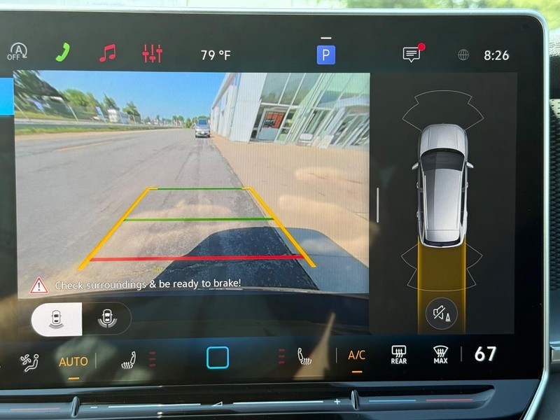 Volkswagen Tiguan Vehicle Full-screen Gallery Image 13