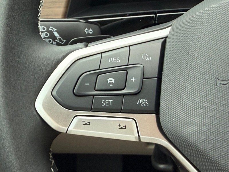 Volkswagen Atlas Vehicle Full-screen Gallery Image 10