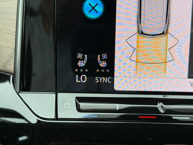 Volkswagen Atlas Vehicle Full-screen Gallery Image 13