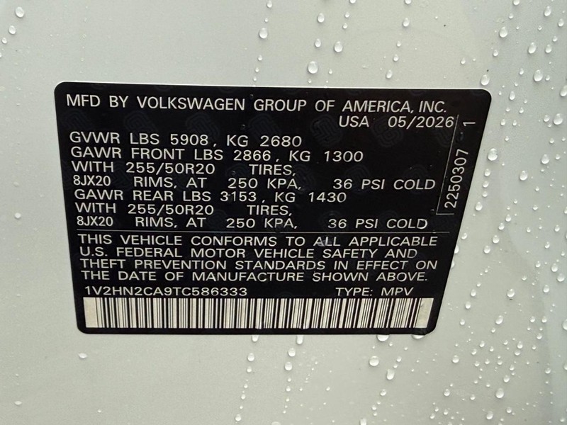 Volkswagen Atlas Vehicle Full-screen Gallery Image 17