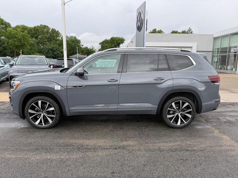 Volkswagen Atlas Vehicle Full-screen Gallery Image 2