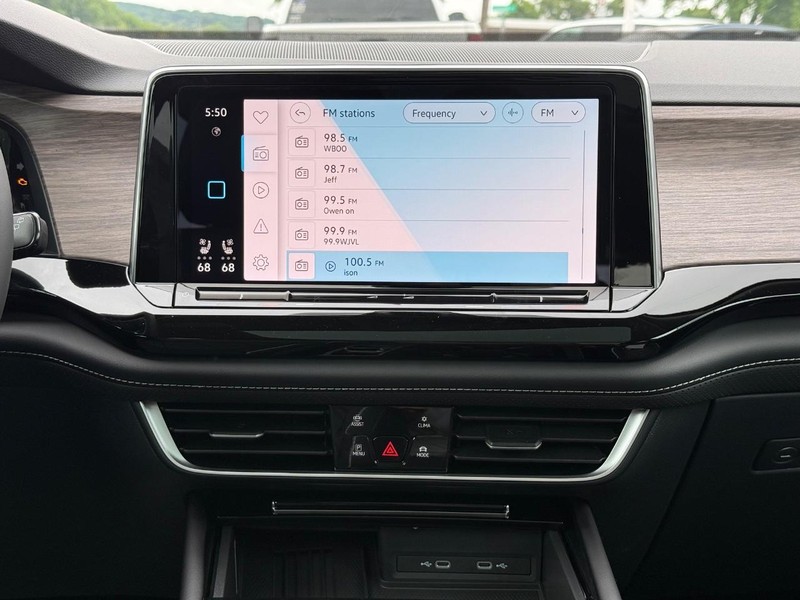 Volkswagen Atlas Vehicle Full-screen Gallery Image 7