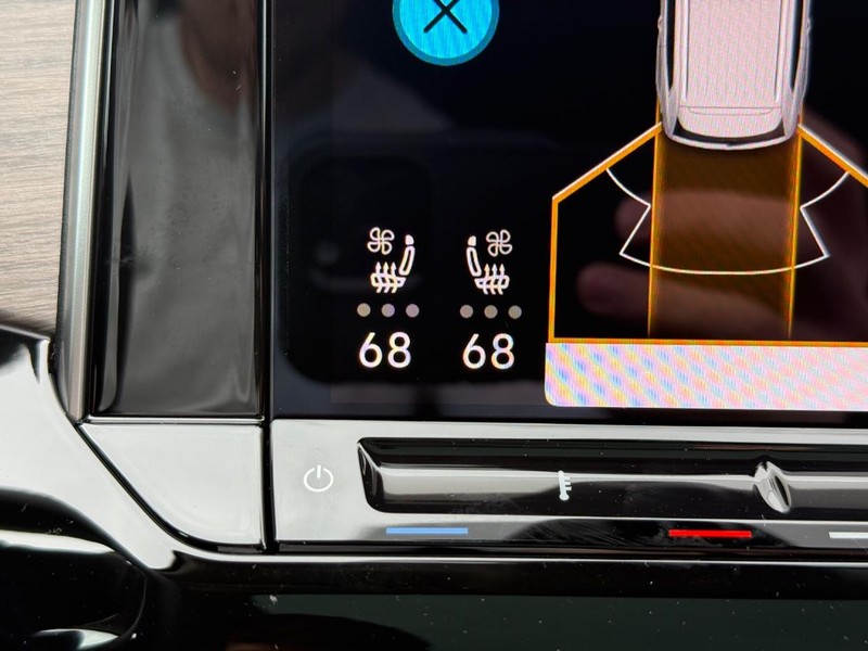 Volkswagen Atlas Vehicle Full-screen Gallery Image 12