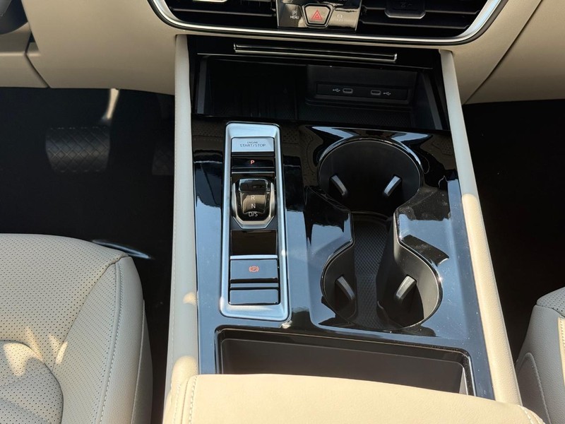 Volkswagen Atlas Vehicle Full-screen Gallery Image 8