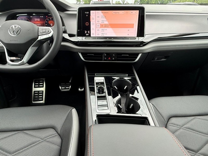 Volkswagen Atlas Vehicle Full-screen Gallery Image 6