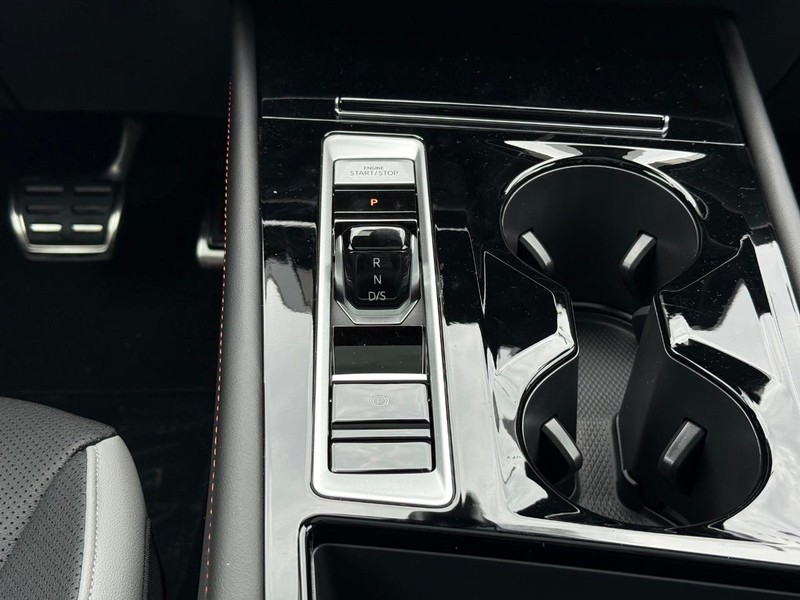 Volkswagen Atlas Vehicle Full-screen Gallery Image 8
