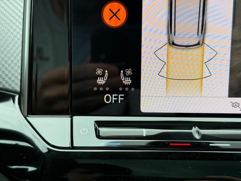 Volkswagen Atlas Vehicle Full-screen Gallery Image 13