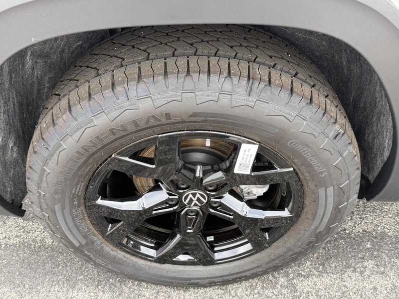 Volkswagen Atlas Vehicle Full-screen Gallery Image 4