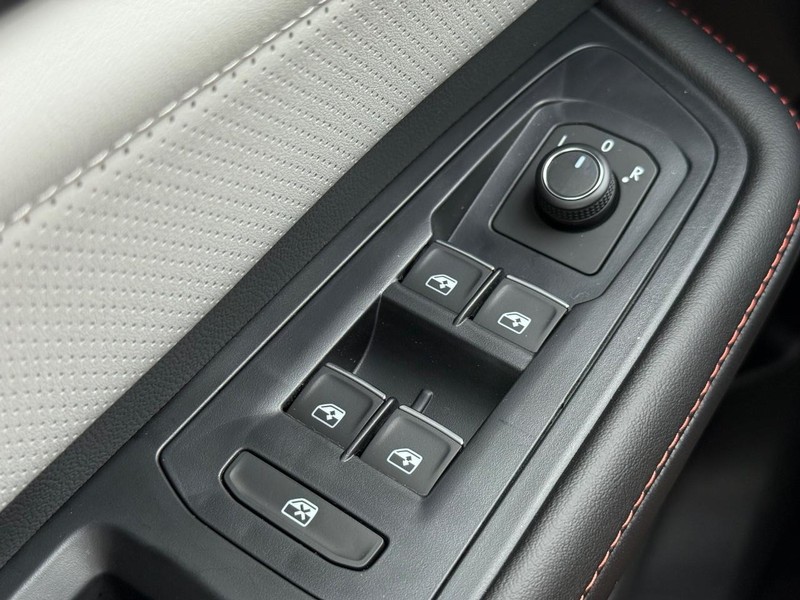 Volkswagen Atlas Vehicle Full-screen Gallery Image 16