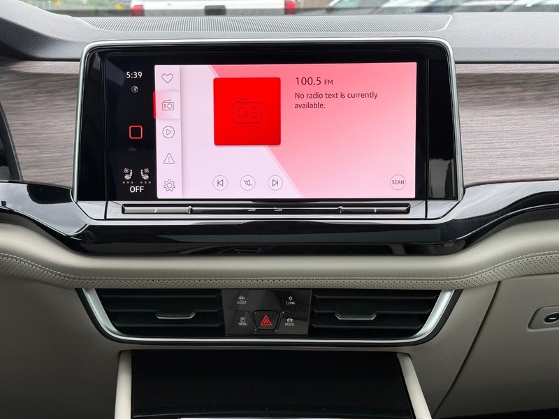 Volkswagen Atlas Vehicle Full-screen Gallery Image 6