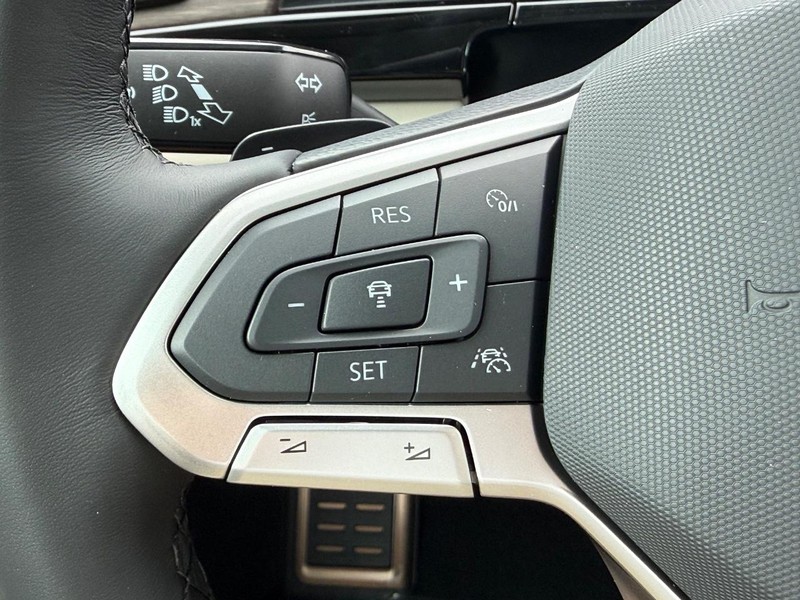 Volkswagen Atlas Vehicle Full-screen Gallery Image 9