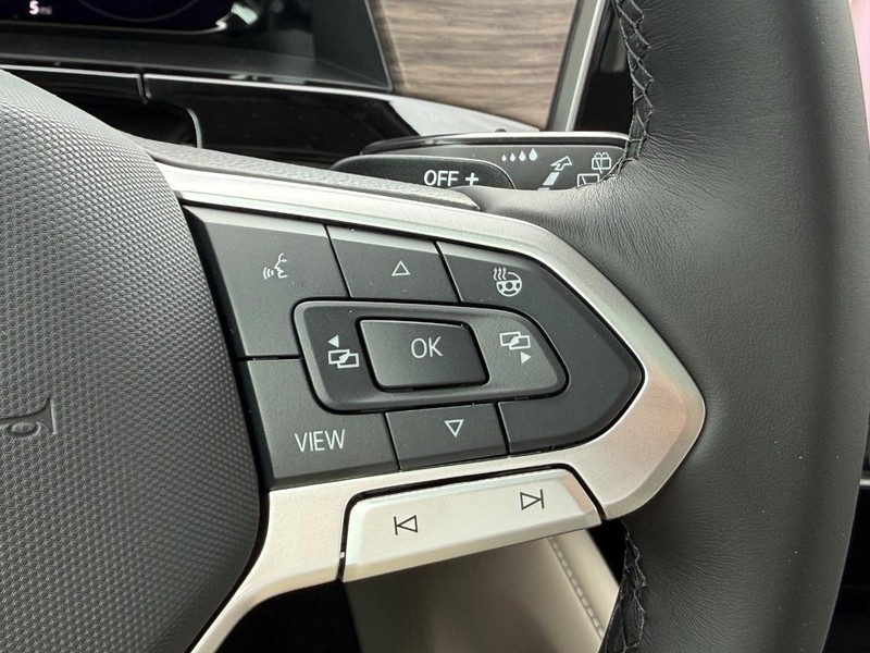 Volkswagen Atlas Vehicle Full-screen Gallery Image 10