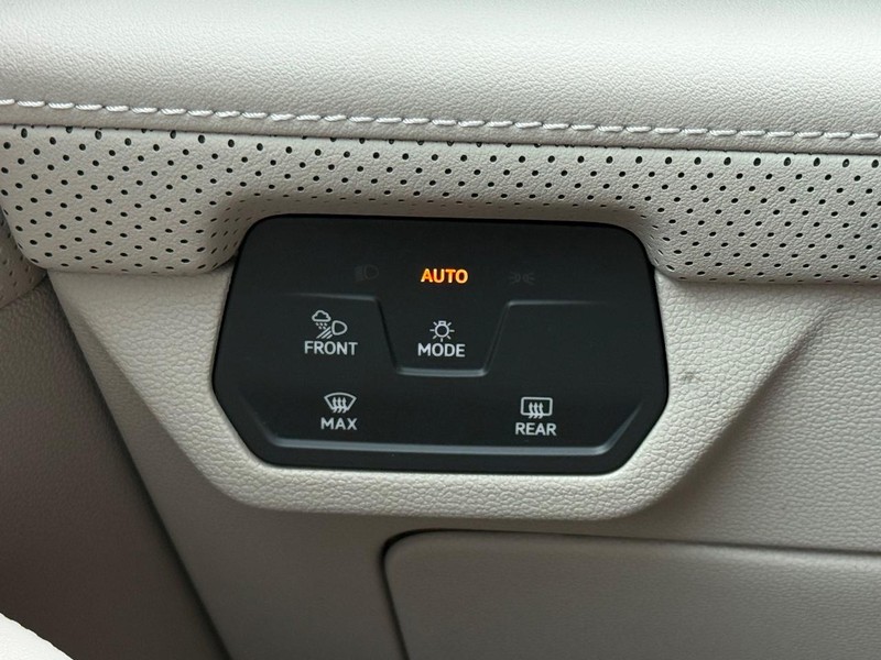 Volkswagen Atlas Vehicle Full-screen Gallery Image 13