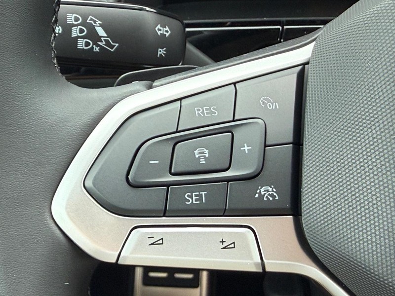 Volkswagen Atlas Vehicle Full-screen Gallery Image 10
