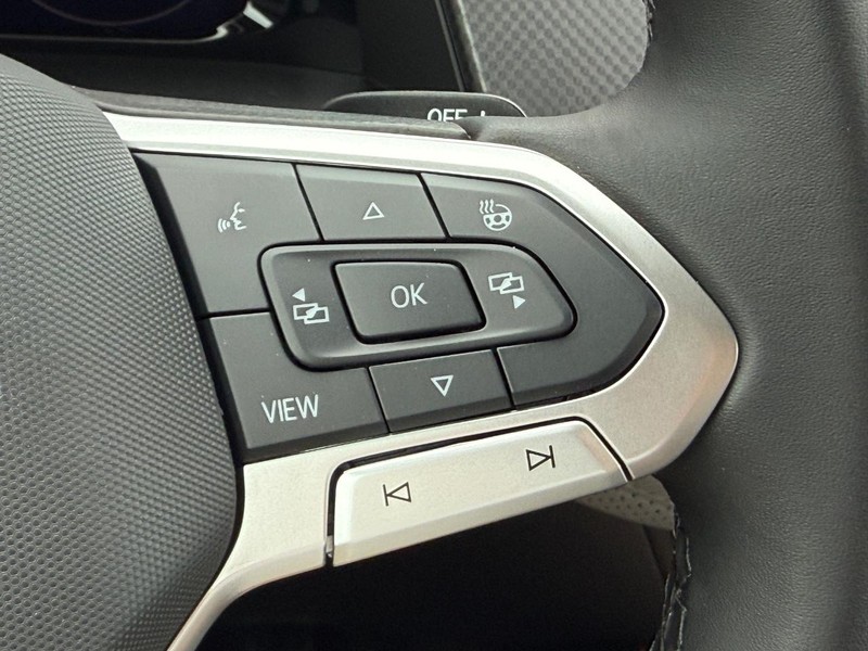 Volkswagen Atlas Vehicle Full-screen Gallery Image 11