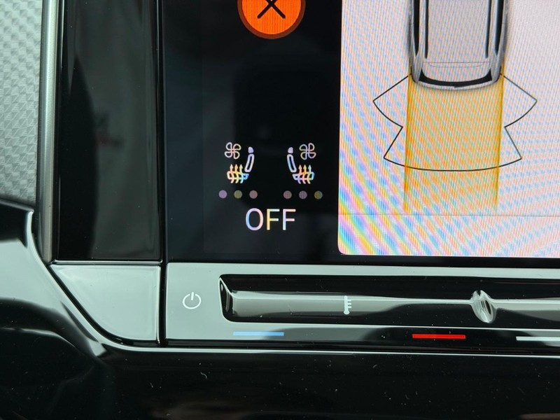 Volkswagen Atlas Vehicle Full-screen Gallery Image 13