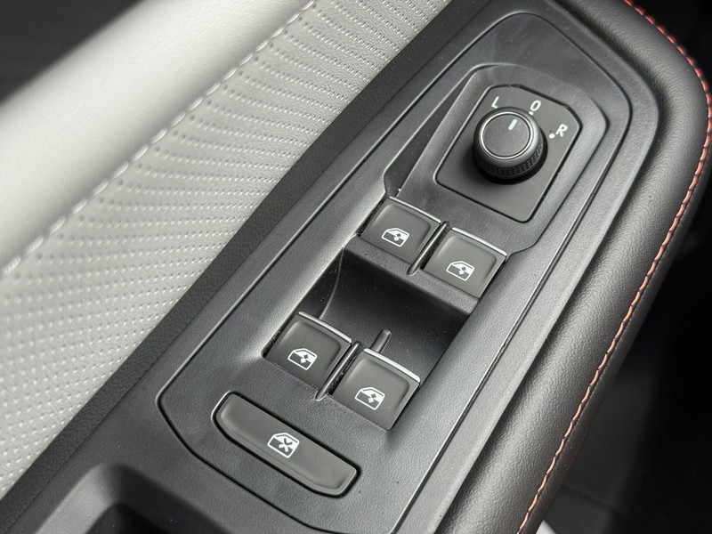 Volkswagen Atlas Vehicle Full-screen Gallery Image 15