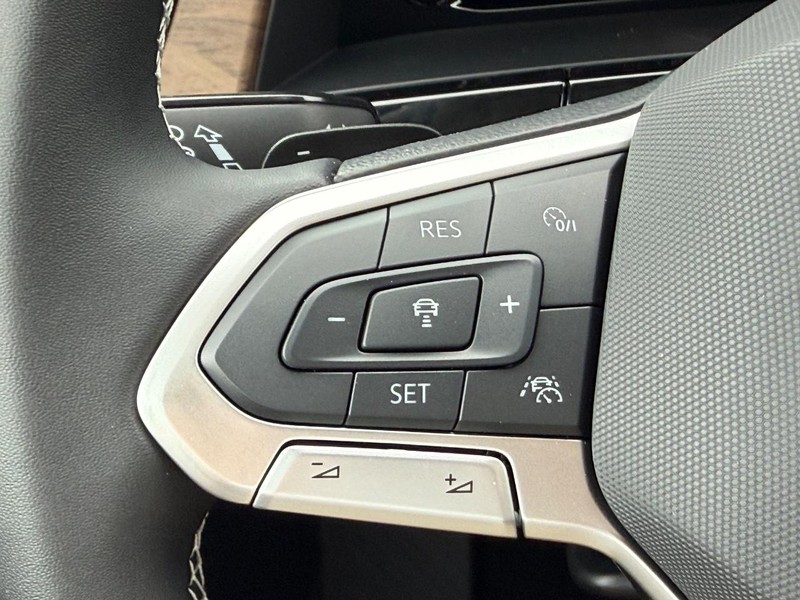 Volkswagen Atlas Vehicle Full-screen Gallery Image 10