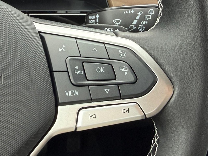 Volkswagen Atlas Vehicle Full-screen Gallery Image 11